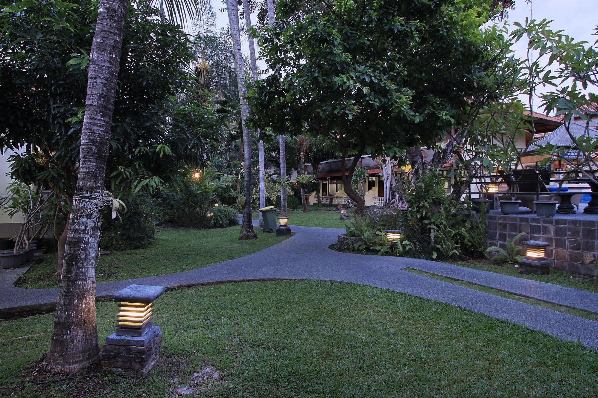 Hotel The Taman Ayu Seminyak Exterior foto