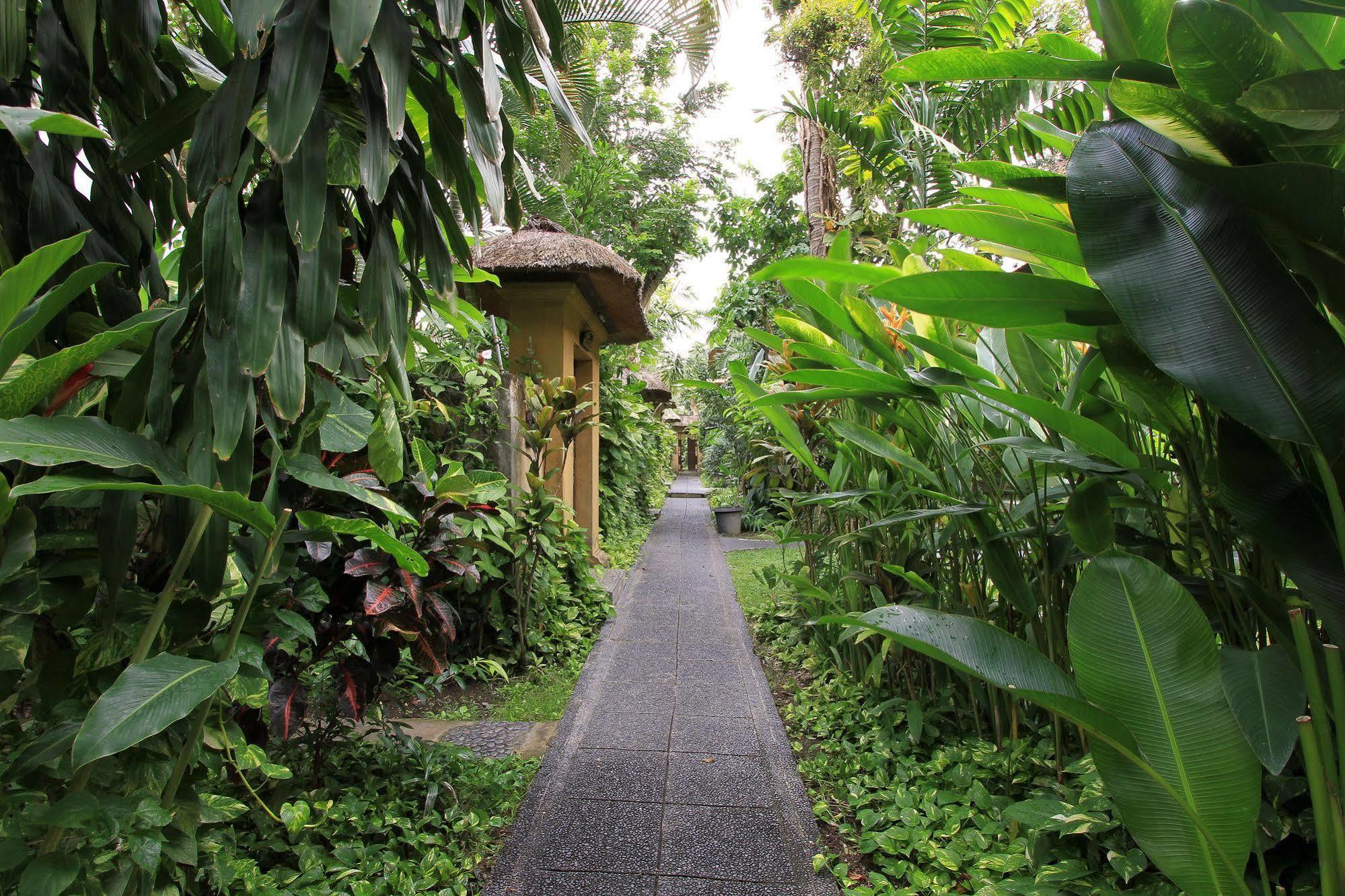 Hotel The Taman Ayu Seminyak Exterior foto