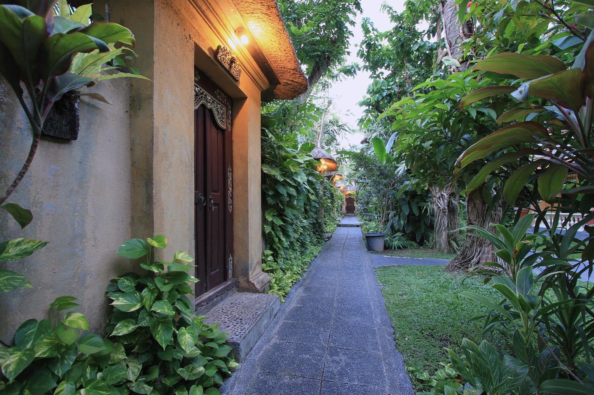 Hotel The Taman Ayu Seminyak Exterior foto